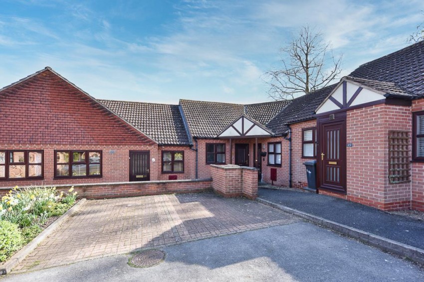 Images for Elmsdale Gardens, Burton Joyce, Nottingham