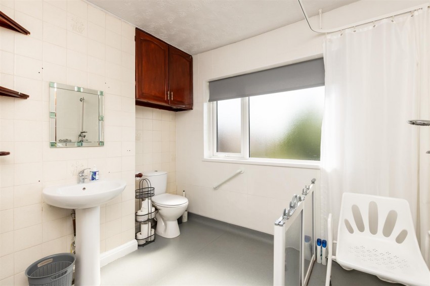 Images for Farnsfield Avenue, Burton Joyce, Nottingham