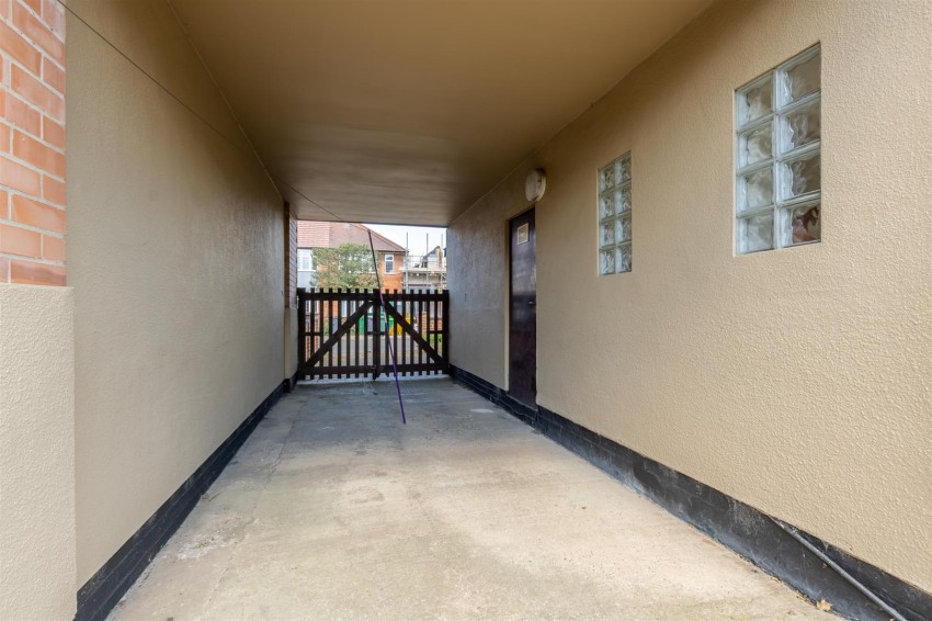 Images for Farnsfield Avenue, Burton Joyce, Nottingham