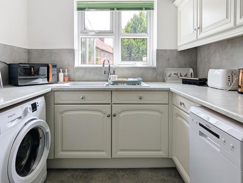 Images for Elmsdale Gardens, Burton Joyce, Nottingham