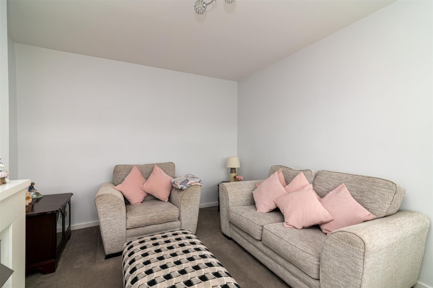 Images for York Close, Gedling NG4 4WD