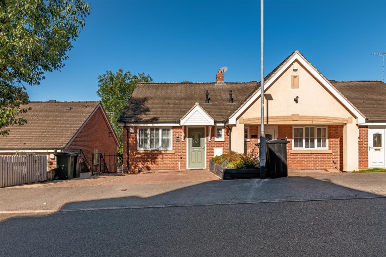 Blackthorn Close, Gedling NG4 4AU