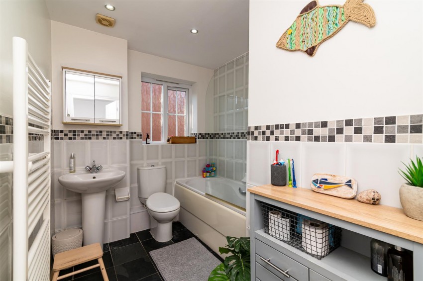 Images for Blackthorn Close, Gedling NG4 4AU
