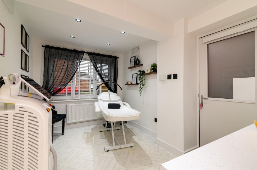 Images for Kensington Gardens, Carlton, Nottingham