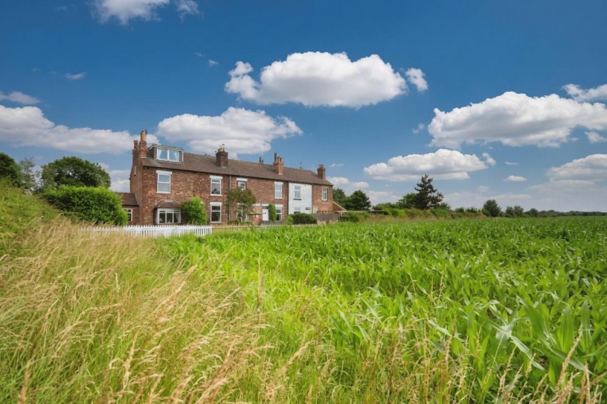 Images for Top Row, Stoke Bardolph, NG14