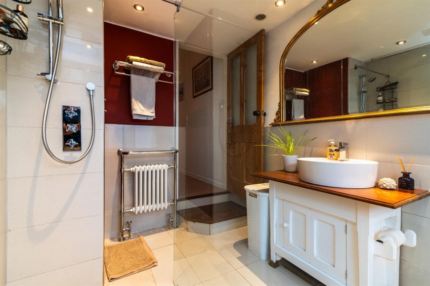 Images for Top Row, Stoke Bardolph, NG14