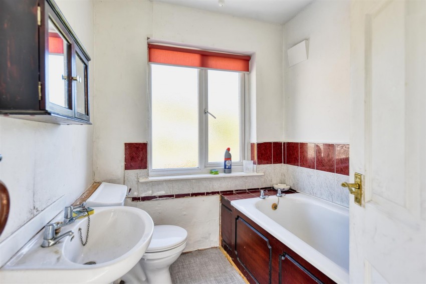 Images for Farnsfield Avenue, Burton Joyce, Nottingham