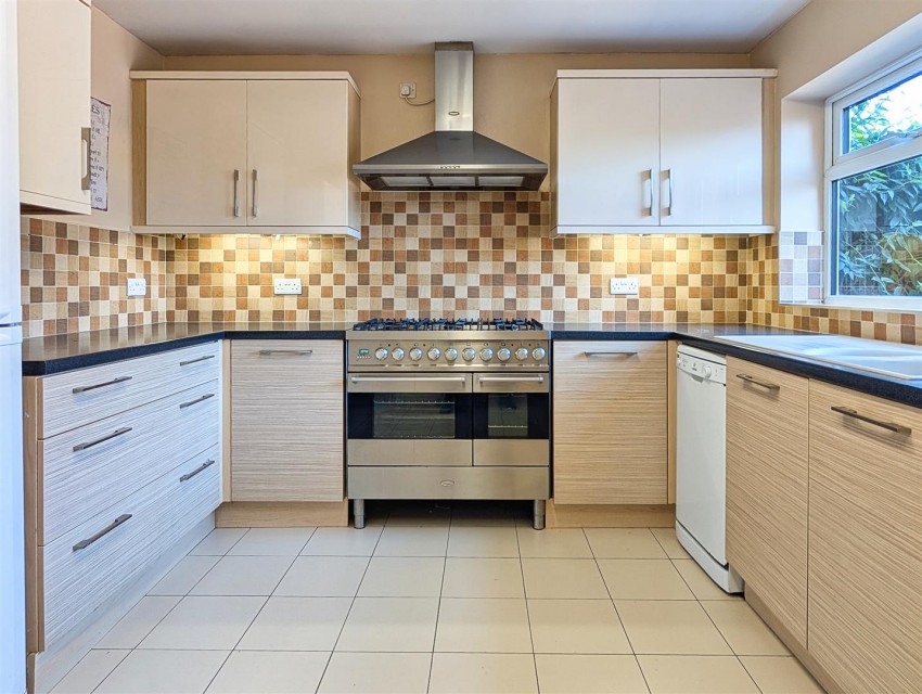 Images for St. Helens Crescent, Burton Joyce, Nottingham