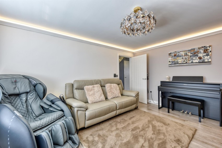 Images for Burrows Drive, Bingham, Nottingham