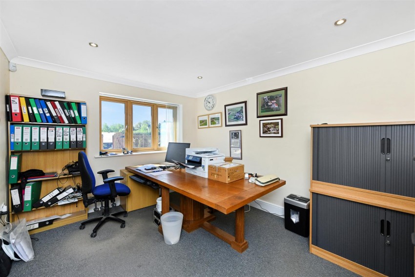 Images for THE LODGE HOUSE - Bridle Road, Burton Joyce, Nottinghamshire NG14 5FQ